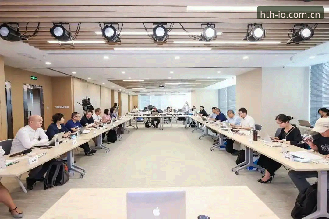 揭秘亚洲足球高开低走的真相：9个名额背后，是实力鸿沟还是策略失误？